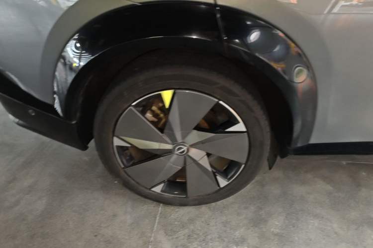 Used Nissan ARIYA 2022 Four-Wheel-Drive High-Performance Top-Tier Model Right Rear Wheel Hub