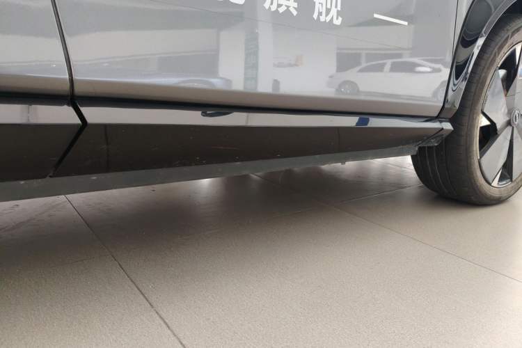 Used Nissan ARIYA 2022 Four-Wheel-Drive High-Performance Top-Tier Model Right Side Sill