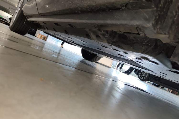 Used Nissan ARIYA 2022 Two-Wheel Drive Long-Range Version Right Side Sill