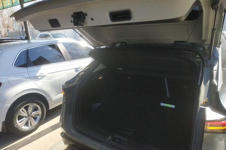 Used Nissan ARIYA 2022 Two-Wheel Drive Long-Range Version Trunk