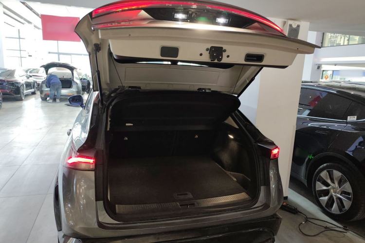 Used Nissan ARIYA 2022 Two-Wheel Drive Long-Range Version Trunk