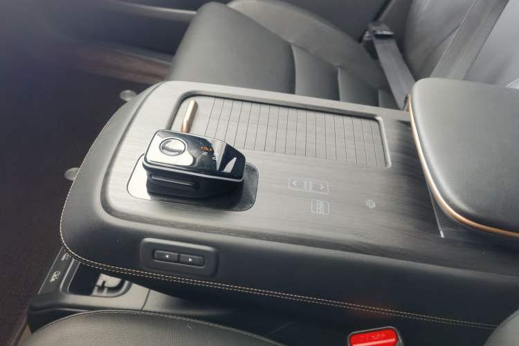 Used Nissan ARIYA 2022 Two-Wheel Drive Long-Range Version Interior 1