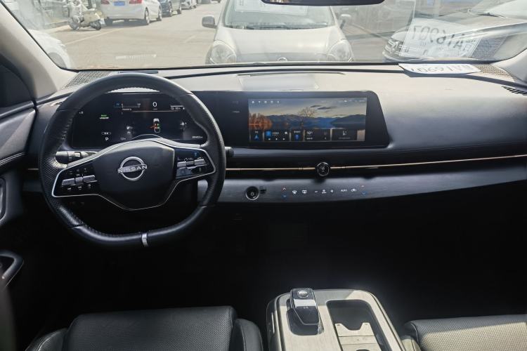 Used Nissan ARIYA 2022 Two-Wheel Drive Long-Range Version Interior 3