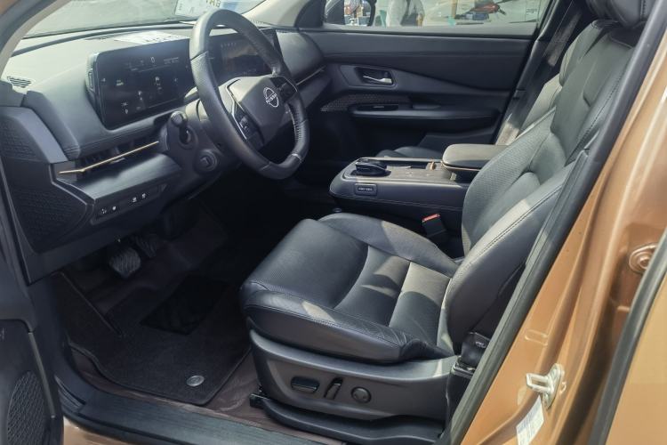 Used Nissan ARIYA 2022 Two-Wheel Drive Long-Range Version Interior 4