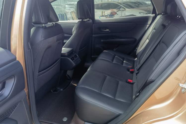 Used Nissan ARIYA 2022 Two-Wheel Drive Long-Range Version Interior 5