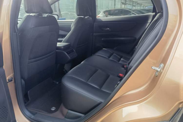 Used Nissan ARIYA 2022 Two-Wheel Drive Long-Range Version Interior 6