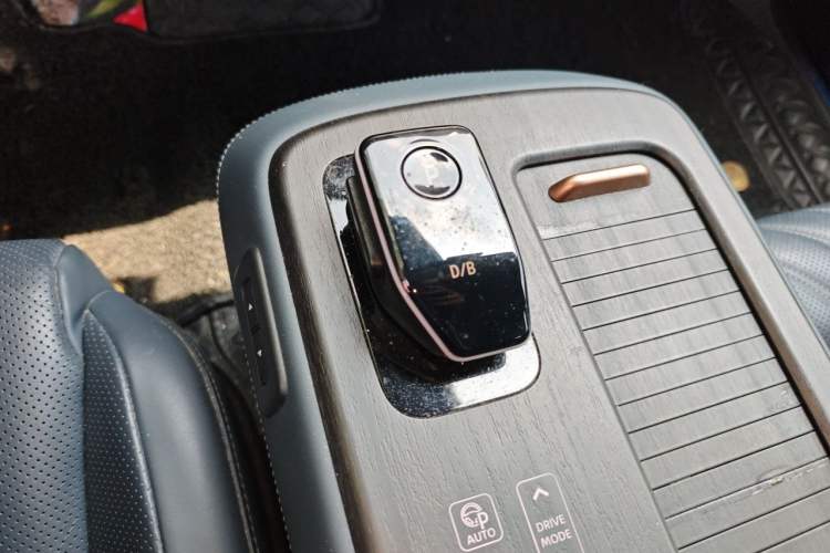 Used Nissan ARIYA 2022 Four-Wheel-Drive High-Performance Top-Tier Model Gear Lever