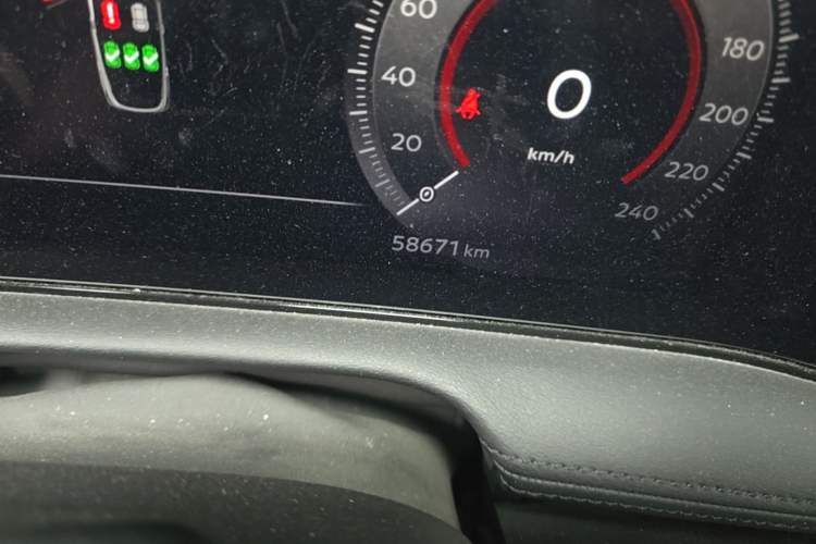 Used Nissan ARIYA 2022 Two-Wheel Drive Long Range Top-Tier Version Odometer Close Up
