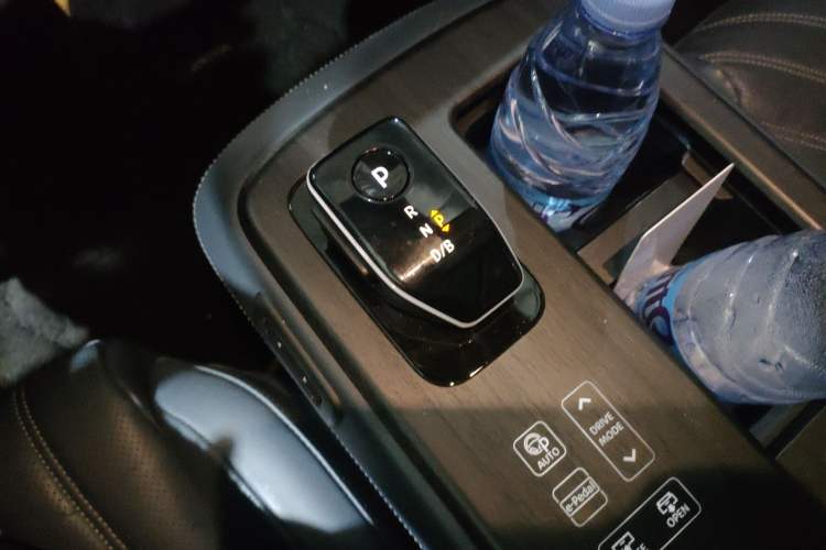 Used Nissan ARIYA 2022 Four-Wheel-Drive High-Performance Top-Tier Model Gear Lever