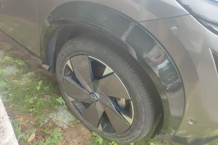 Used Nissan ARIYA 2022 Four-Wheel-Drive High-Performance Top-Tier Model Right Front Wheel Hub