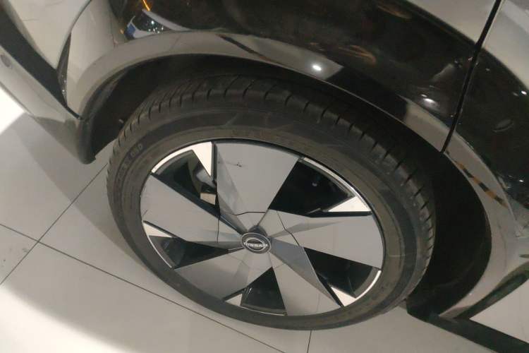 Used Nissan ARIYA 2022 Four-Wheel-Drive High-Performance Top-Tier Model Right Rear Wheel Hub