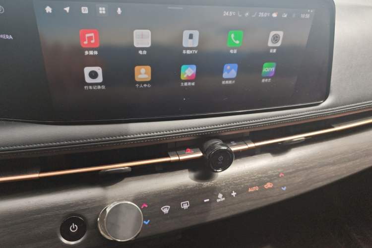 Used Nissan ARIYA 2022 Four-Wheel Drive High-Performance Version Audio And AC Panel