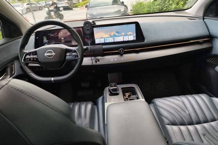 Used Nissan ARIYA 2022 Four-Wheel-Drive High-Performance Top-Tier Model Center Console