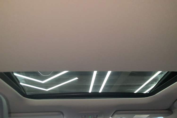 Used Nissan ARIYA 2022 Four-Wheel-Drive High-Performance Top-Tier Model Headliner