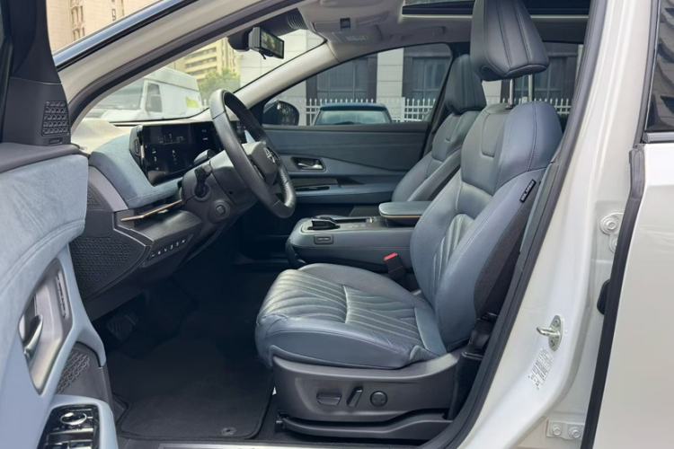Used Nissan ARIYA 2022 Four-Wheel-Drive High-Performance Top-Tier Model Interior 2