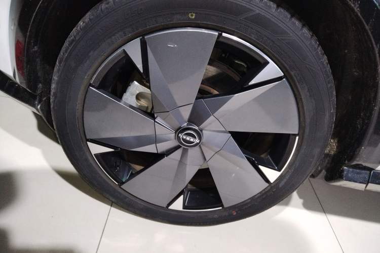 Used Nissan ARIYA 2022 Four-Wheel-Drive High-Performance Top-Tier Model Left Front Wheel Hub