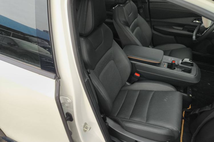 Used Nissan ARIYA 2022 Two-Wheel Drive Long Range Top-Tier Version Right Front Seat