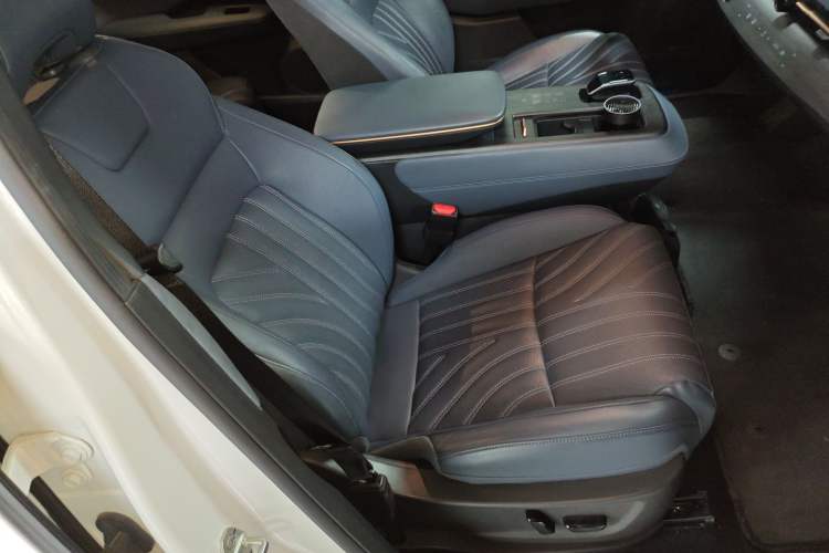 Used Nissan ARIYA 2022 Four-Wheel-Drive High-Performance Top-Tier Model Right Front Seat