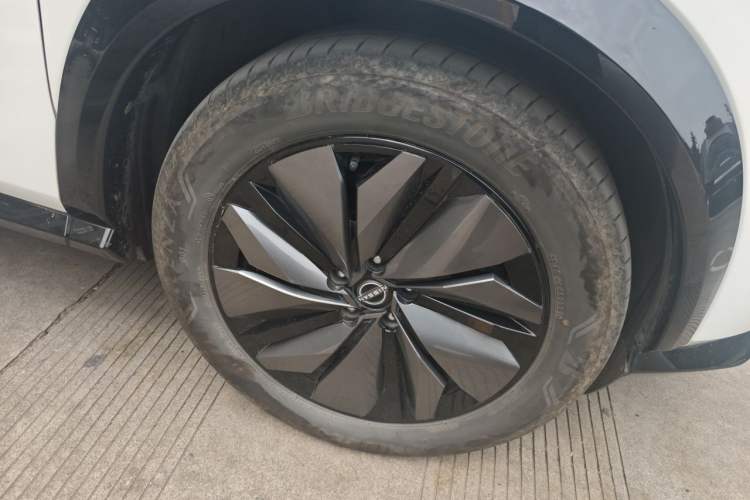 Used Nissan ARIYA 2022 Four-Wheel Drive High-Performance Version Right Front Wheel Hub