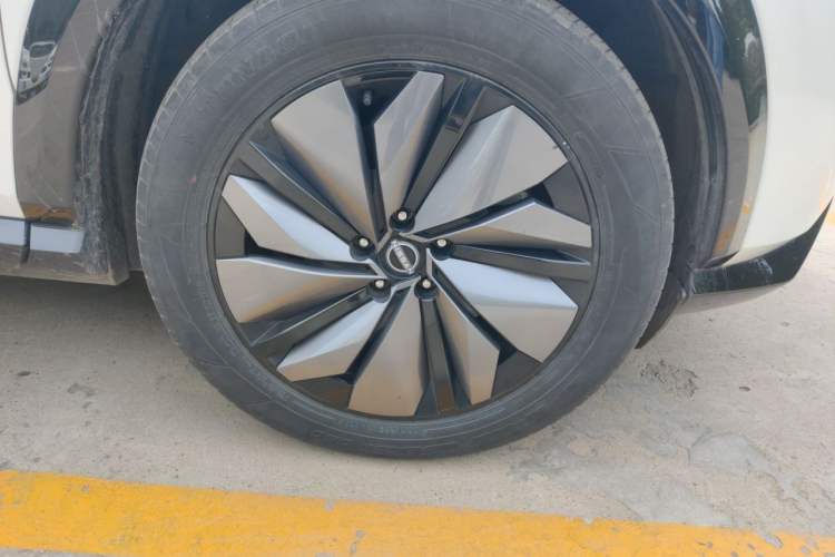 Used Nissan ARIYA 2022 Two-Wheel Drive Long Range Top-Tier Version Right Front Wheel Hub