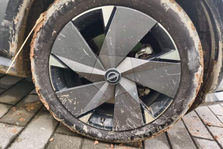 Used Nissan ARIYA 2022 Four-Wheel-Drive High-Performance Top-Tier Model Right Front Wheel Hub