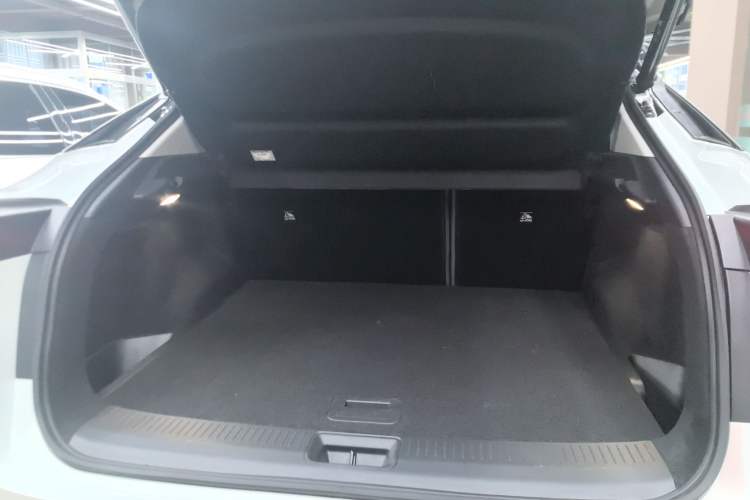 Used Nissan ARIYA 2022 Four-Wheel-Drive High-Performance Top-Tier Model Trunk