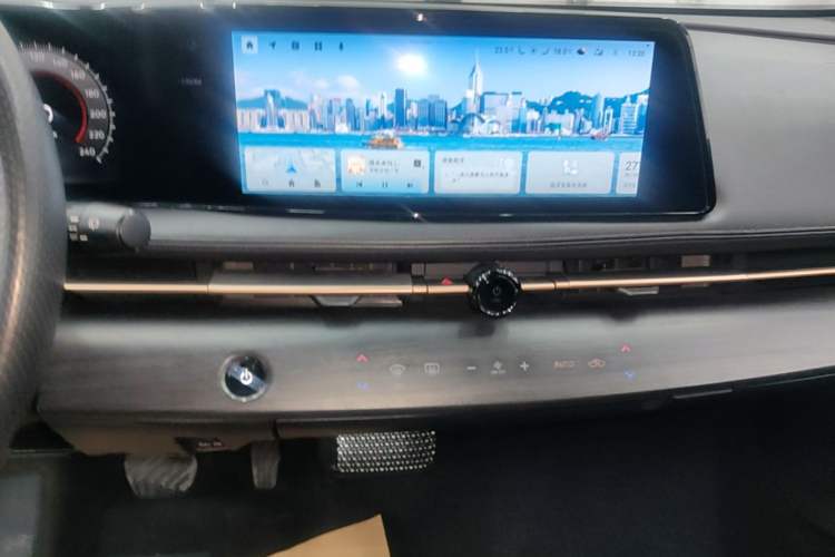Used Nissan ARIYA 2022 Two-Wheel Drive Long Range Top-Tier Version Audio And AC Panel