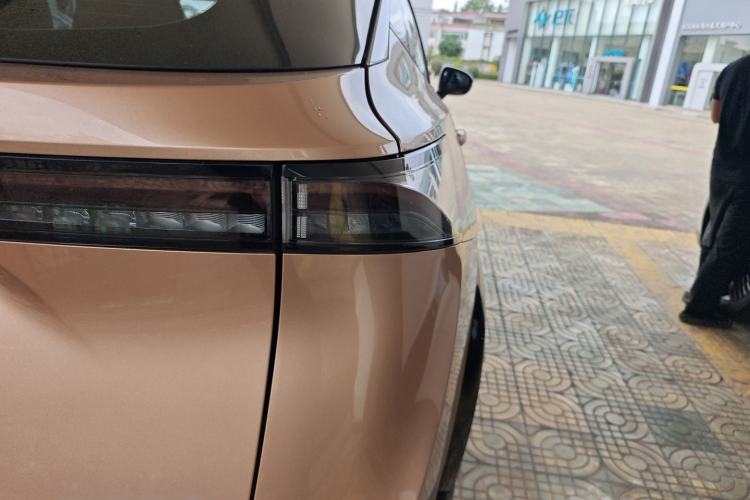 Used Nissan ARIYA 2022 Two-Wheel Drive Long Range Top-Tier Version Exterior 6