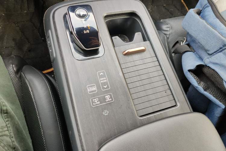 Used Nissan ARIYA 2022 Two-Wheel Drive Long Range Top-Tier Version Gear Lever