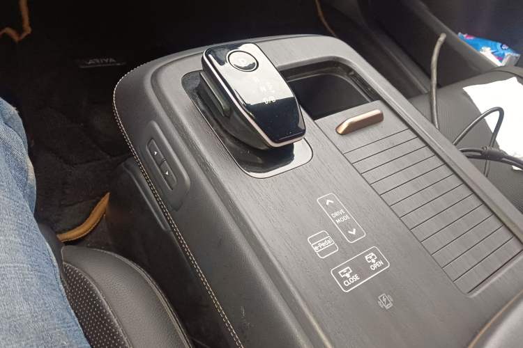 Used Nissan ARIYA 2022 Two-Wheel Drive Long Range Top-Tier Version Gear Lever