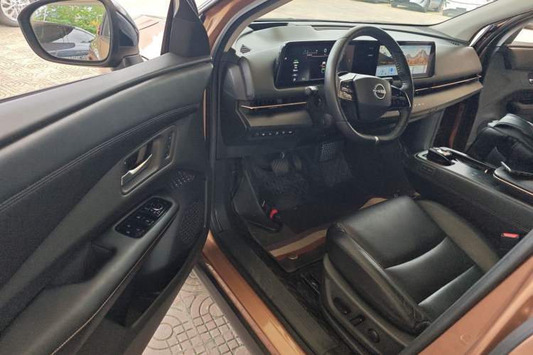 Used Nissan ARIYA 2022 Two-Wheel Drive Long Range Top-Tier Version Interior 3