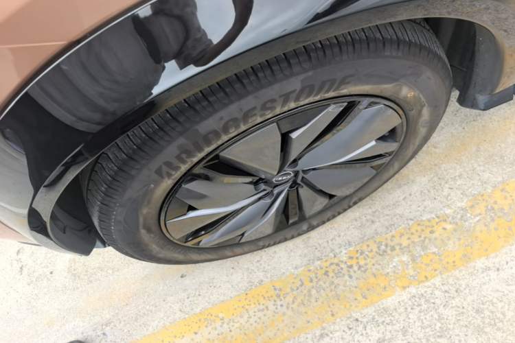 Used Nissan ARIYA 2022 Two-Wheel Drive Long Range Top-Tier Version Left Front Wheel Hub