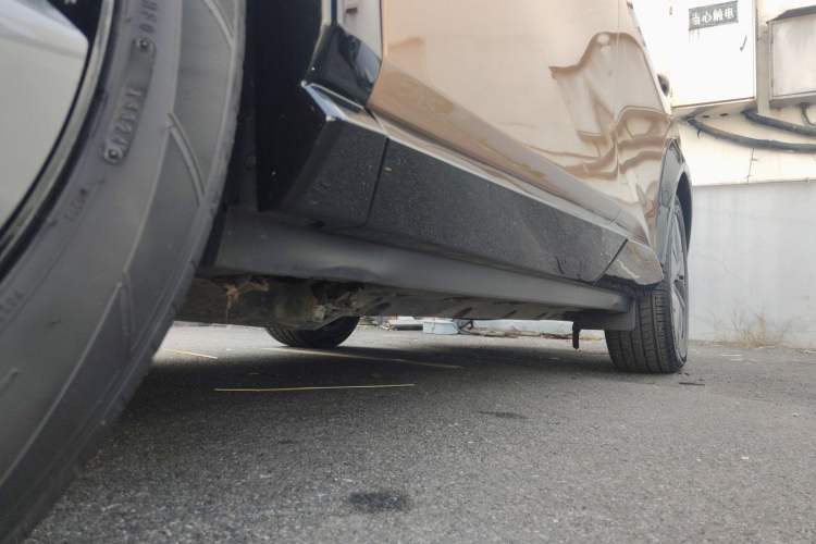 Used Nissan ARIYA 2022 Two-Wheel Drive Long Range Top-Tier Version Left Side Sill