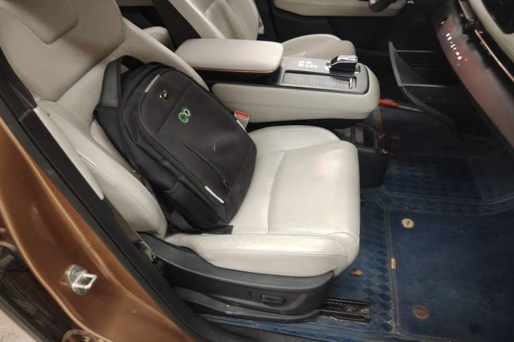 Used Nissan ARIYA 2022 Two-Wheel Drive Long Range Top-Tier Version Right Front Seat