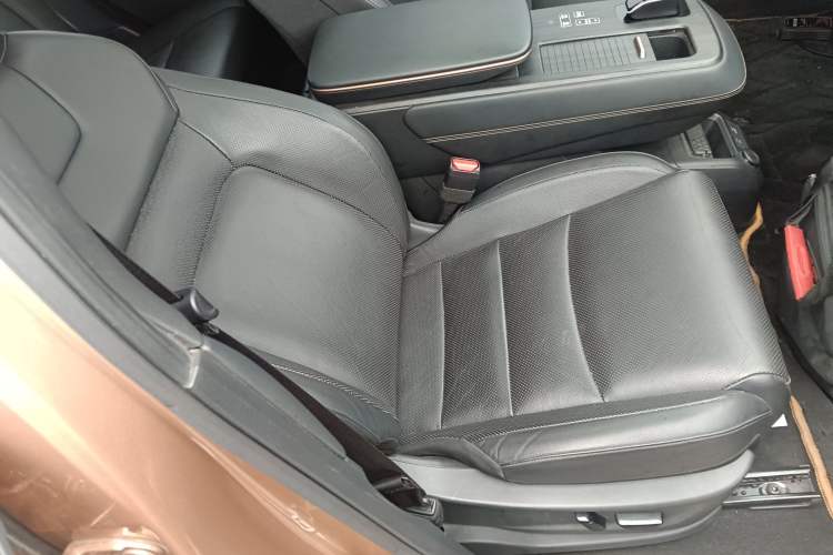Used Nissan ARIYA 2022 Two-Wheel Drive Long Range Top-Tier Version Right Front Seat