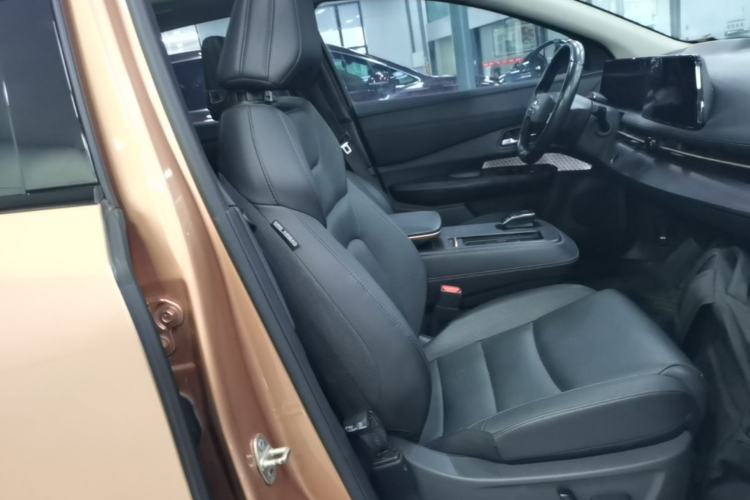 Used Nissan ARIYA 2022 Two-Wheel Drive Long Range Top-Tier Version Right Front Seat