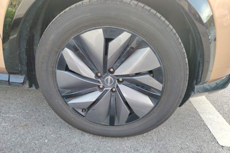 Used Nissan ARIYA 2022 Two-Wheel Drive Long Range Top-Tier Version Right Front Wheel Hub