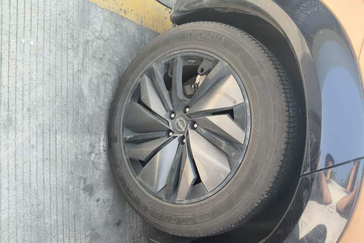 Used Nissan ARIYA 2022 Two-Wheel Drive Long Range Top-Tier Version Right Rear Wheel Hub
