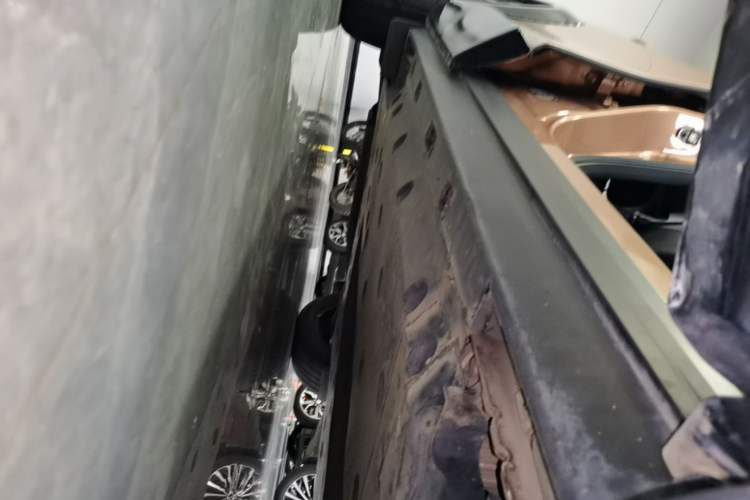 Used Nissan ARIYA 2022 Two-Wheel Drive Long Range Top-Tier Version Right Side Sill