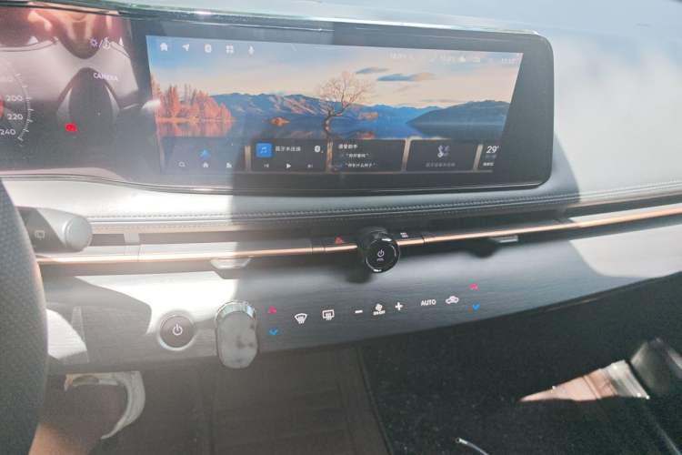 Used Nissan ARIYA 2023 500 Audio And AC Panel