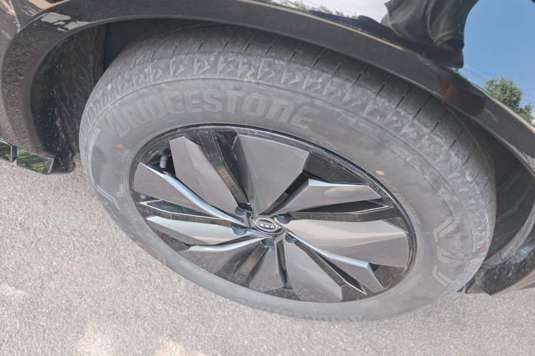 Used Nissan ARIYA 2023 500 Right Front Wheel Hub