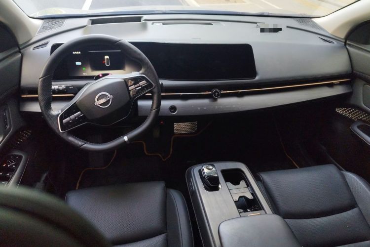 Used Nissan ARIYA 2023 600 Plus Center Console