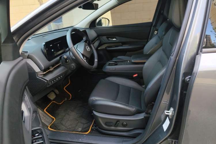 Used Nissan ARIYA 2023 600 Plus Left Front Seat