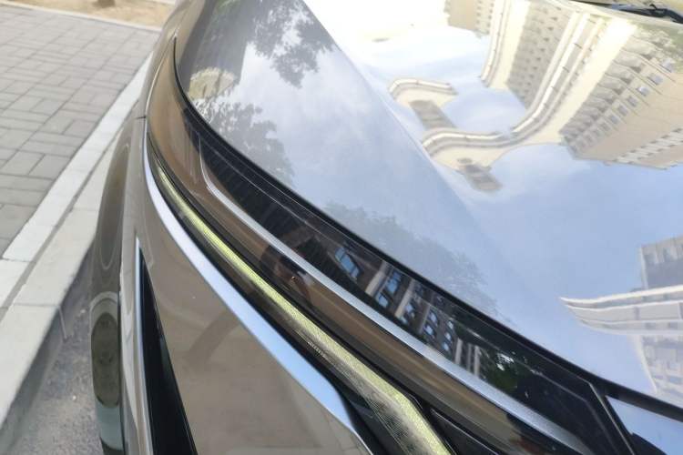 Used Nissan ARIYA 2023 600 Plus Right Front Headlight