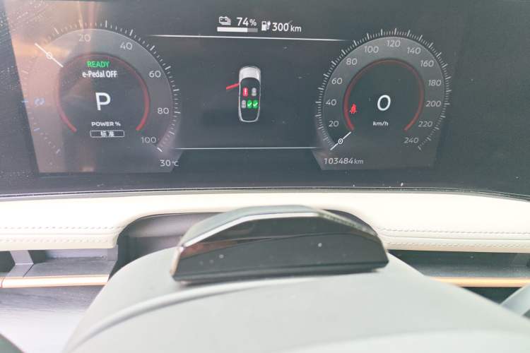 Used Nissan ARIYA 2023 500 Odometer Close Up