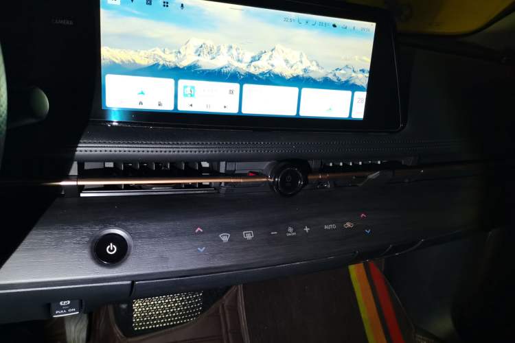 Used Nissan ARIYA 2023 600 Audio And AC Panel