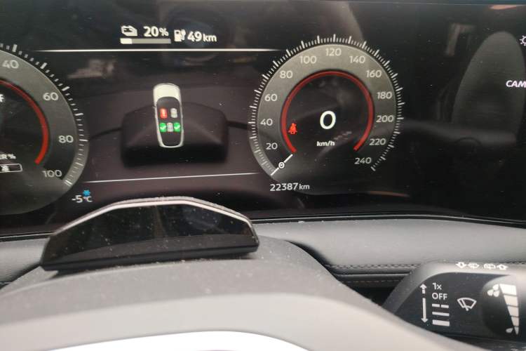 Used Nissan ARIYA 2023 500 Odometer Close Up
