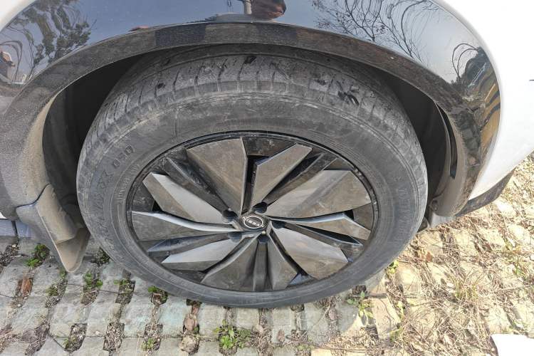 Used Nissan ARIYA 2023 600 Right Front Wheel Hub