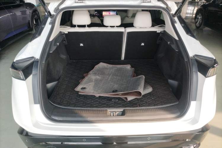 Used Nissan ARIYA 2023 Performance Model Trunk