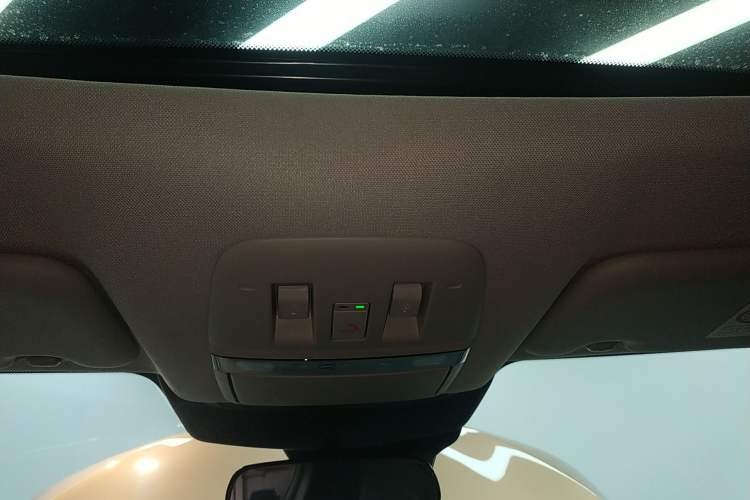 Used Nissan ARIYA 2023 500 Headliner